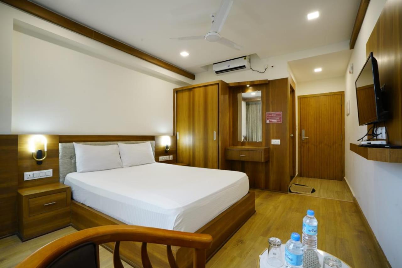 Astro Marine Hospitality Pvt Ltd Hotell Kochi Eksteriør bilde